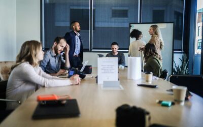Quelle est la différence entre une agence de référencement SEO à Paris et un freelance ?